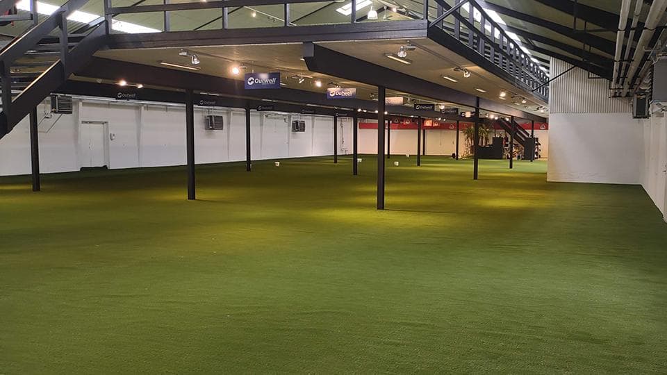 Kunstgræs Oase Outdoors showroom i Give
