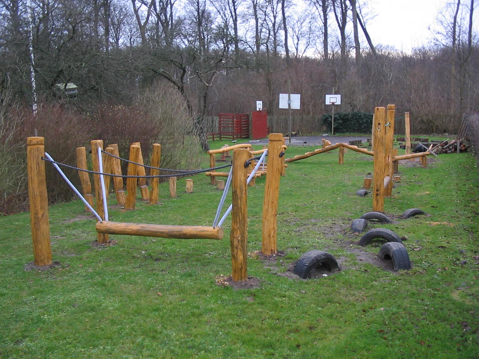 Detalje af robinia-redskab på aktivitetsbane i Risskov