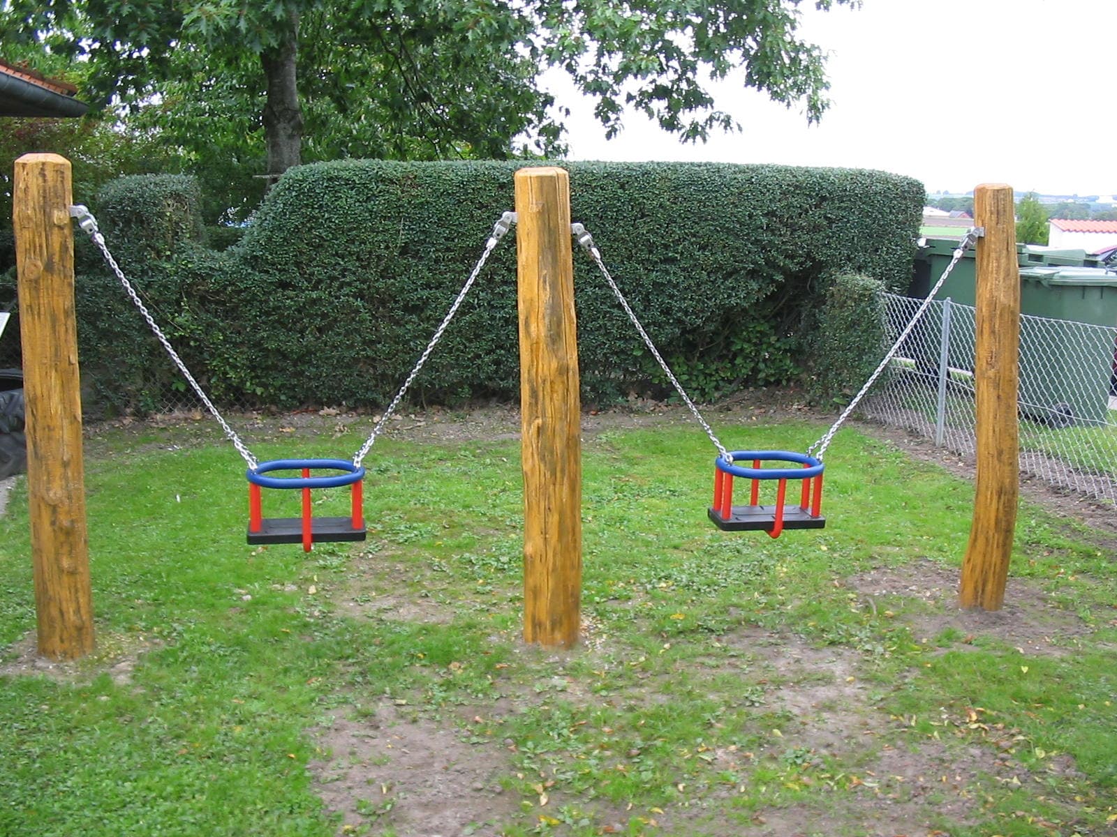 Babygynger på Robinia stolper i vuggestuen i Hornbæk