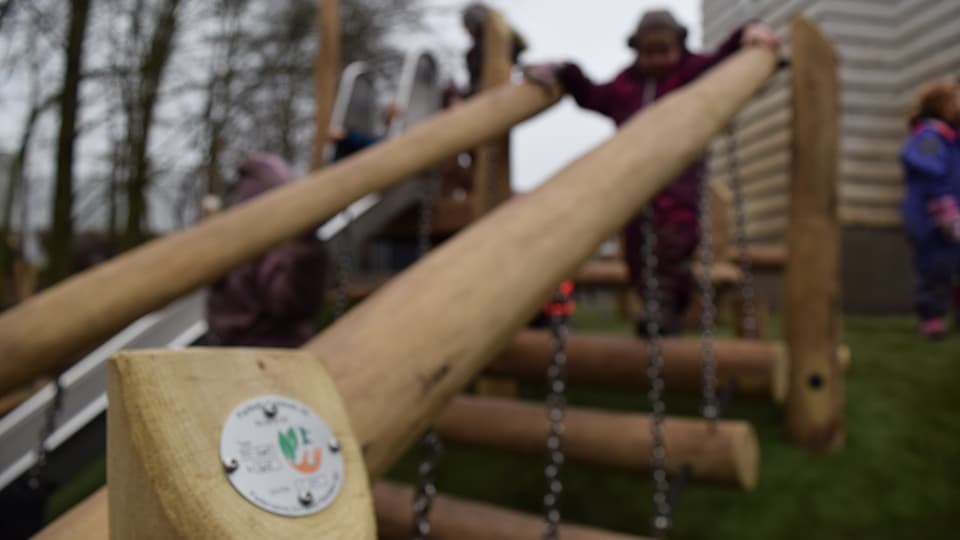 Færdigt legeområde i Børnehuset Bækkestien