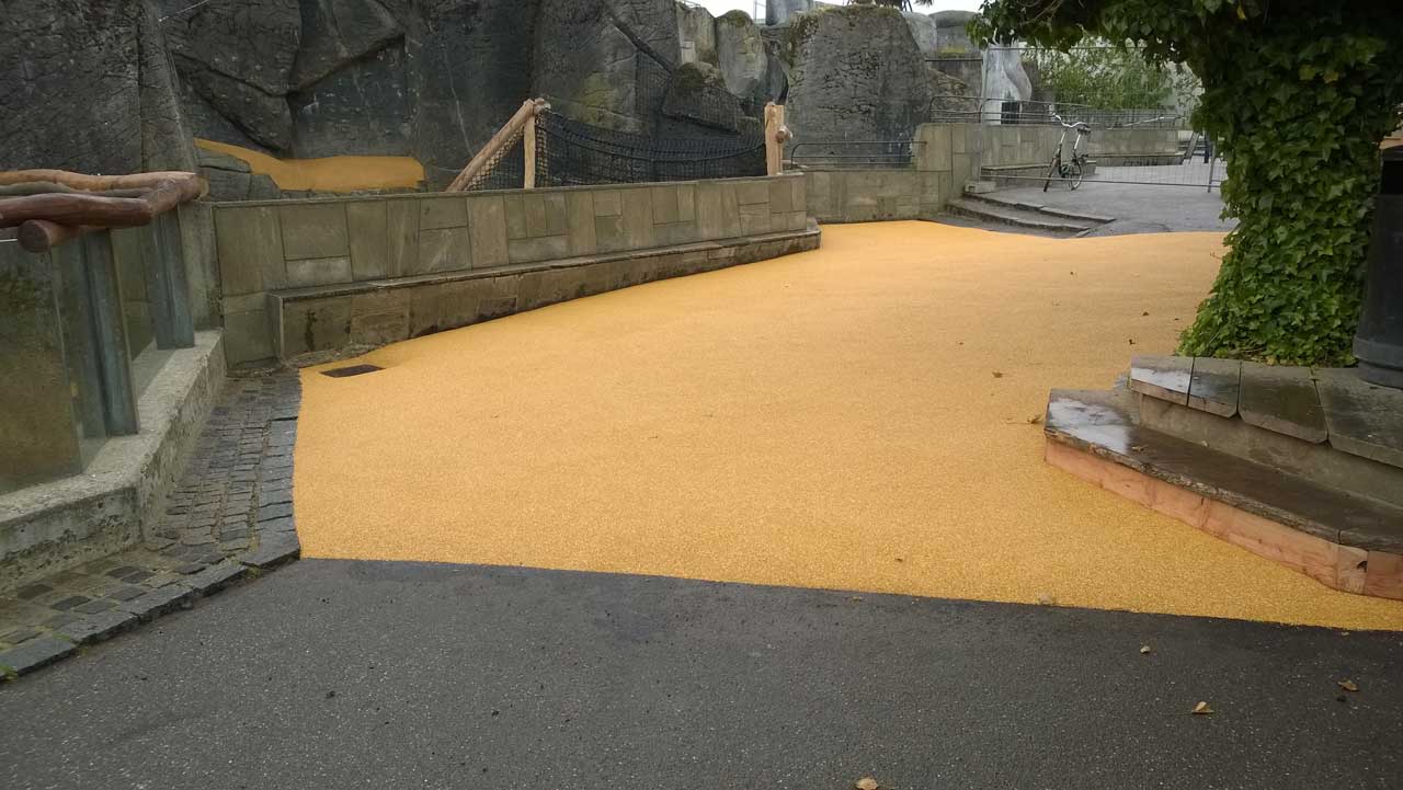 Gyldent faldunderlag i Klatreland i Københavns Zoo