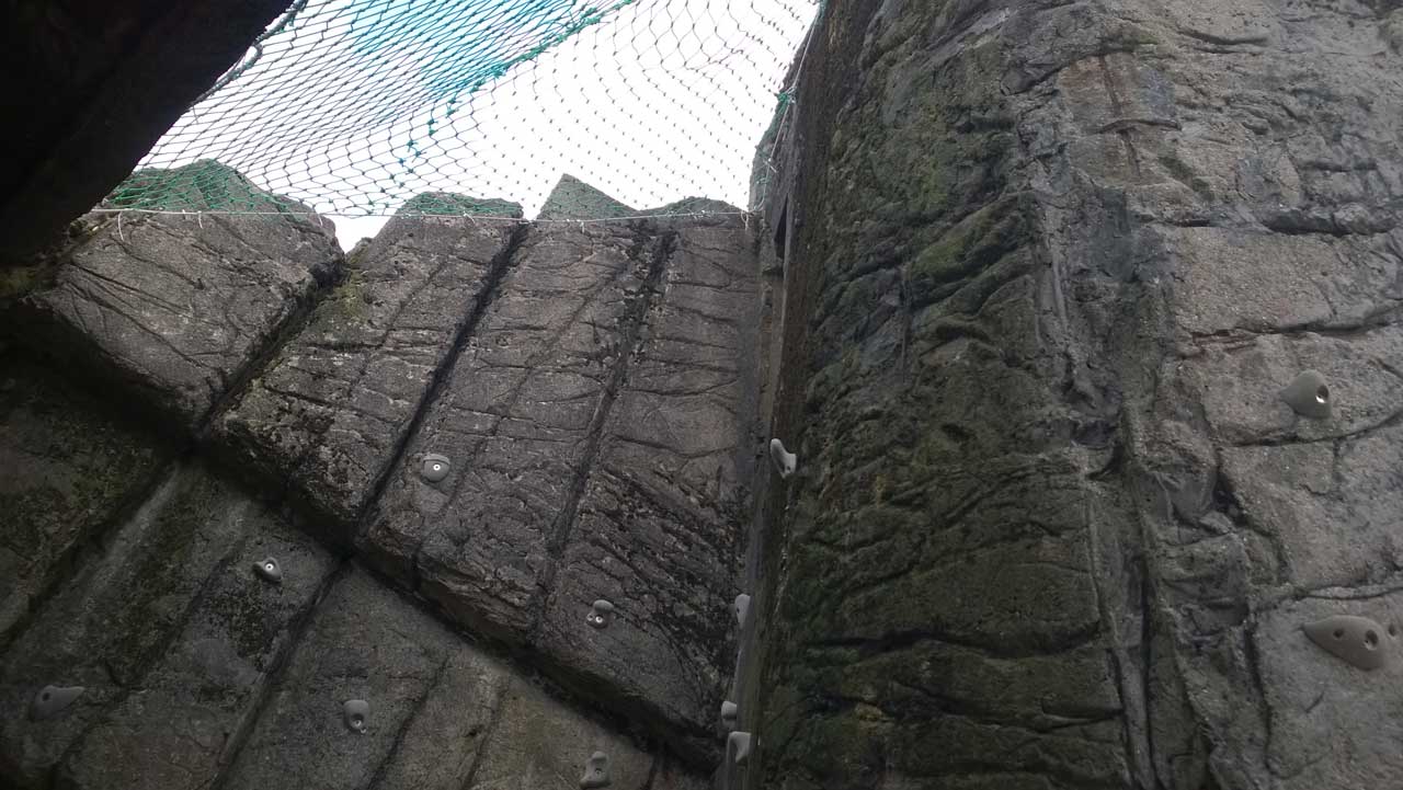 Faldunderlag i gylden farve i Klatreland