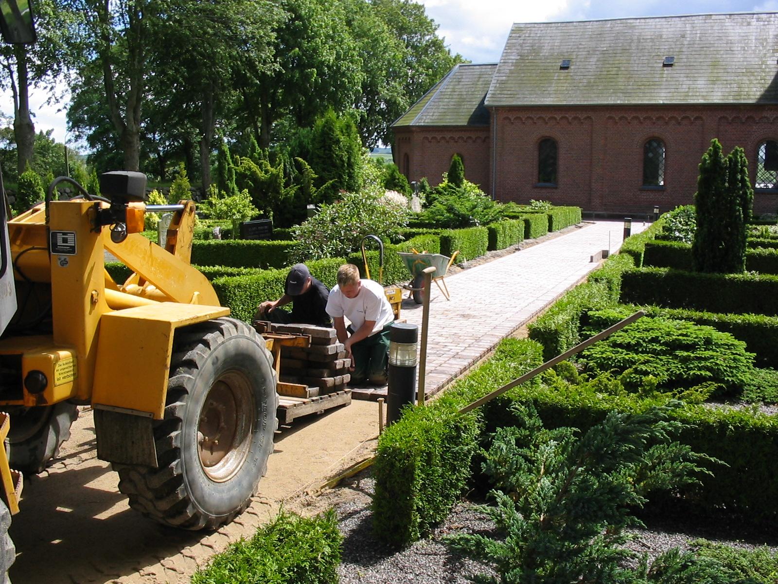 Adgangsvej grensten kirke