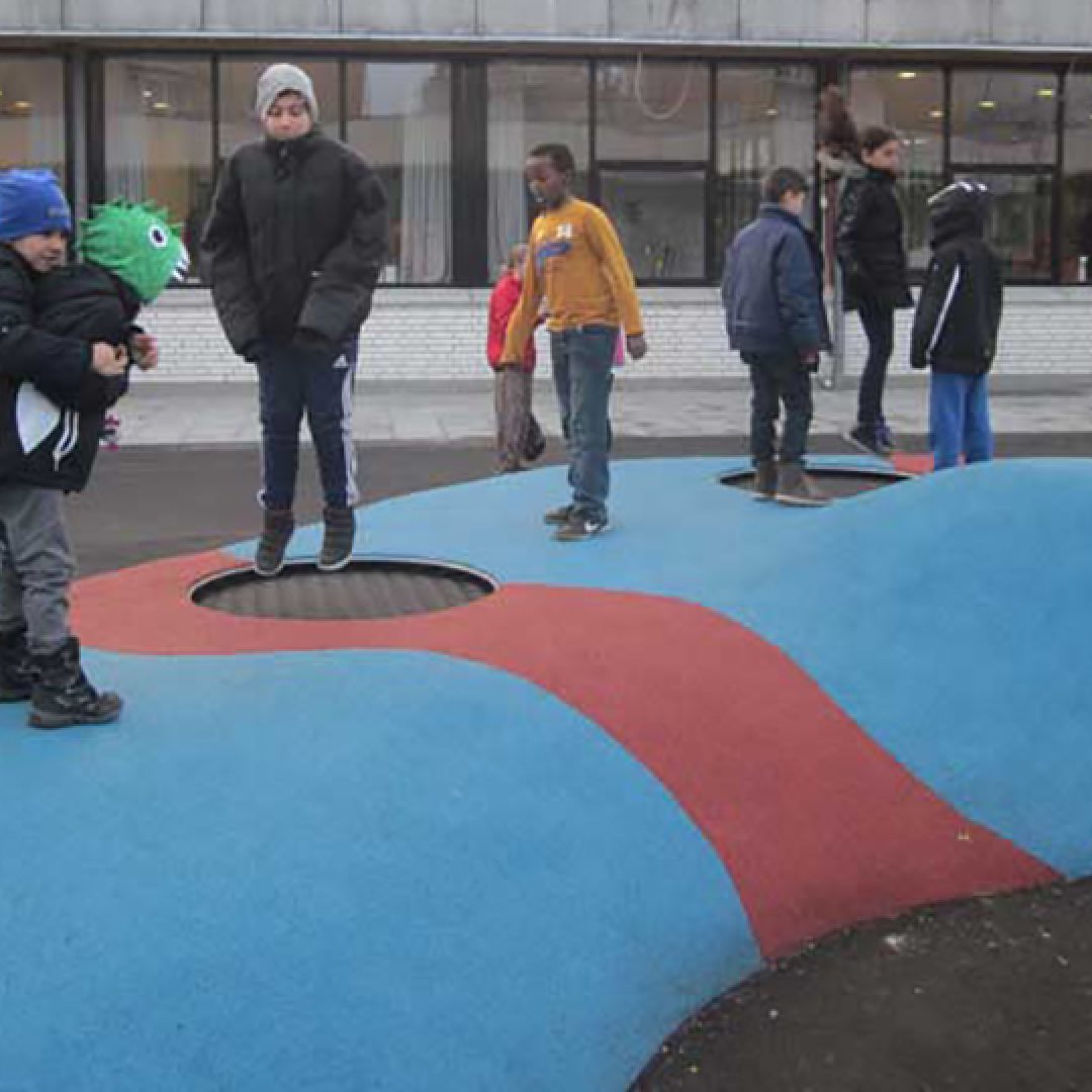 Uderum med belægninger og beplantning på Amager