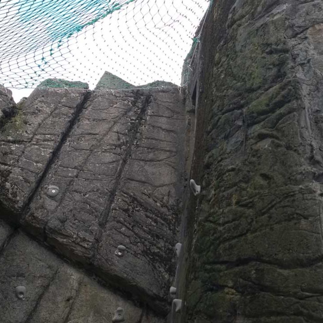 Faldunderlag i gylden farve i Klatreland