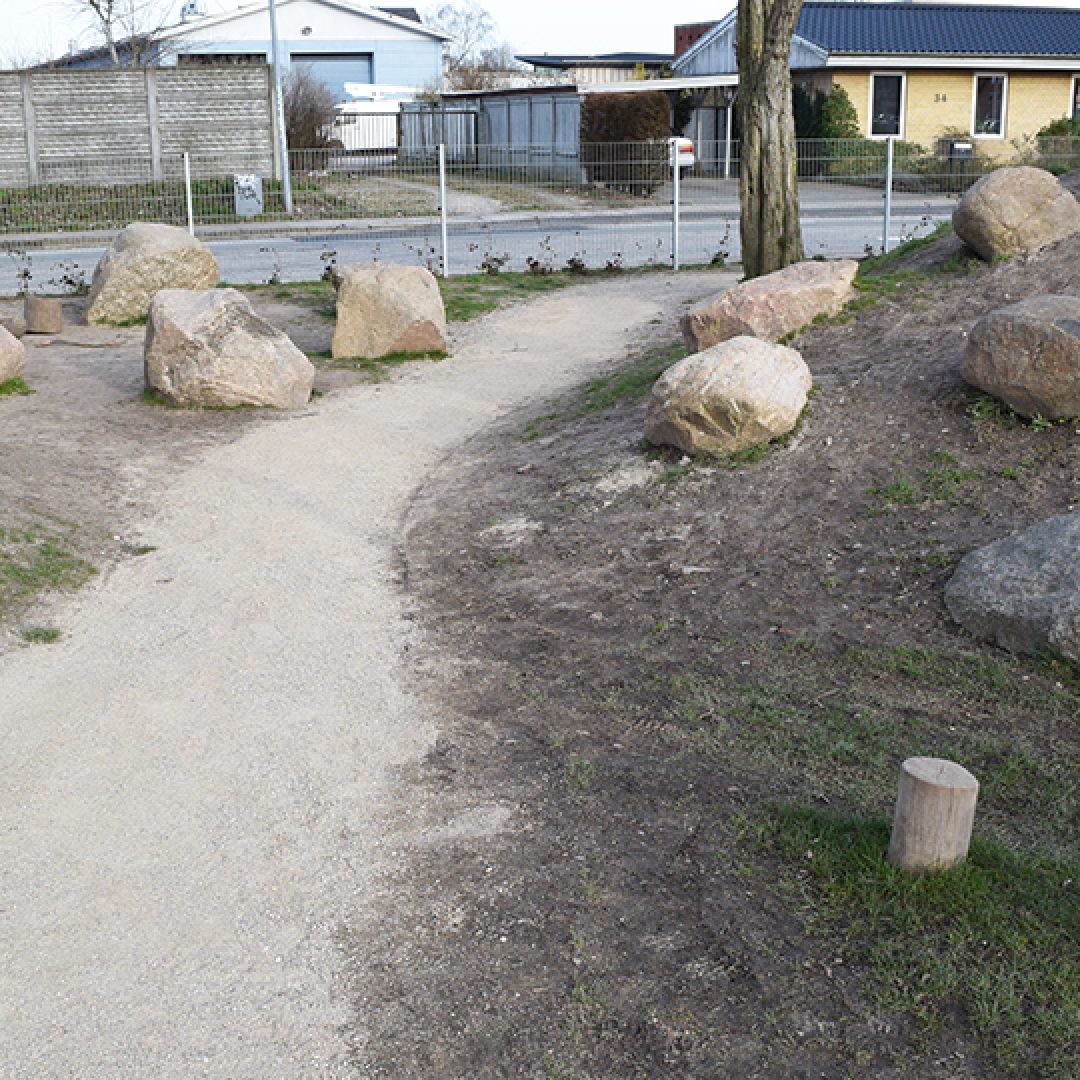 jordloesning-paa-vandlidt-legeplads-i-nyvang-19
